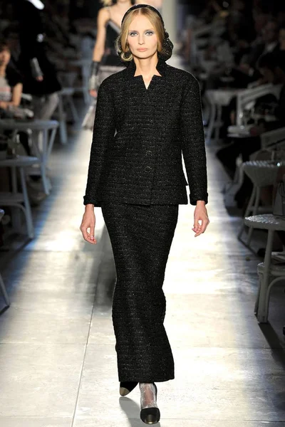 Look 32